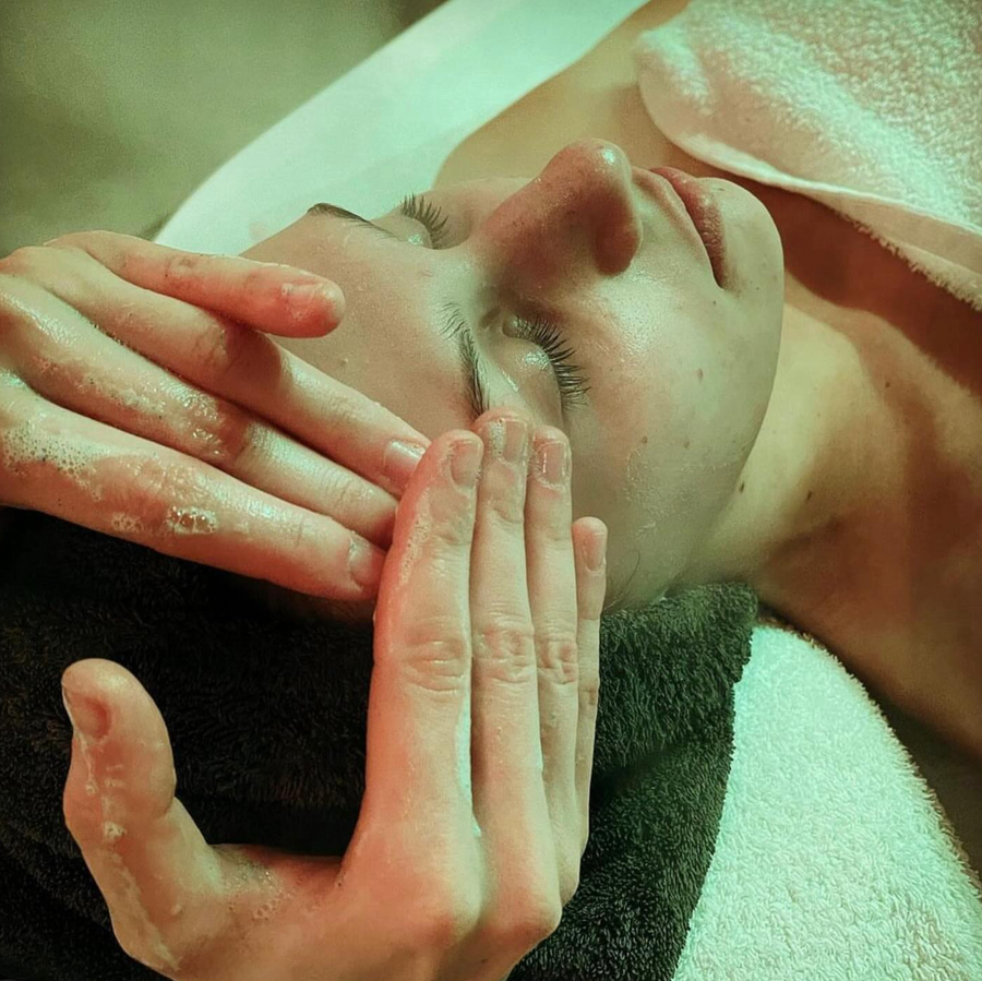 The Ultimate Winter Reset: Combining Sauna, Massage & Deep Relaxation